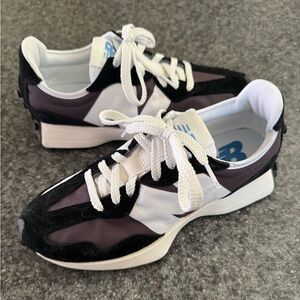 Women’s New Balance 327, size 7.5